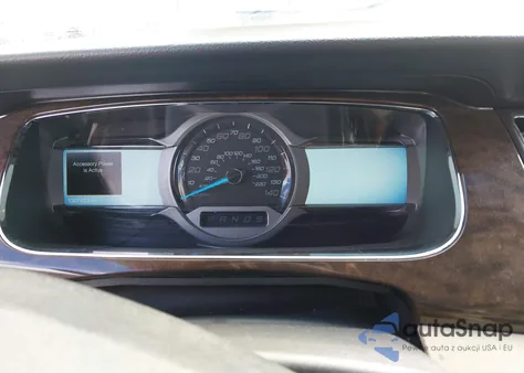 2019 Ford Taurus Limited z USA, uszkodzony, nr VIN 1FAHP2F82KG118106